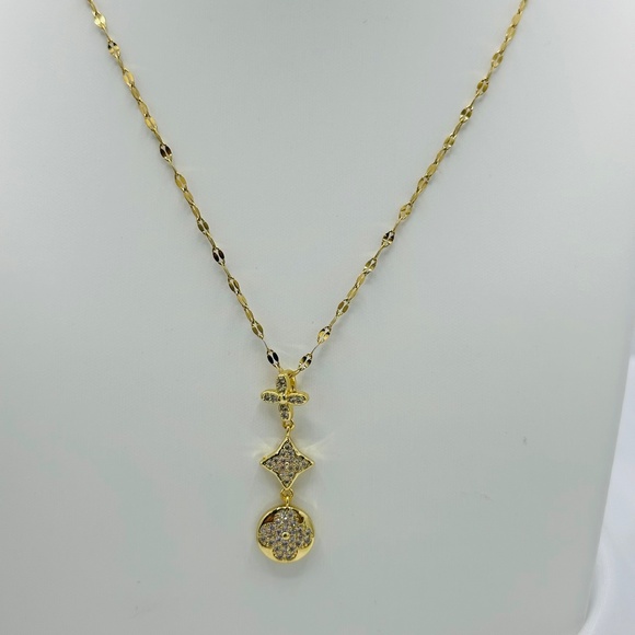 18KT Gold Flour Leaf Clover Lariat Cubic Zircon Necklace - Picture 2 of 7